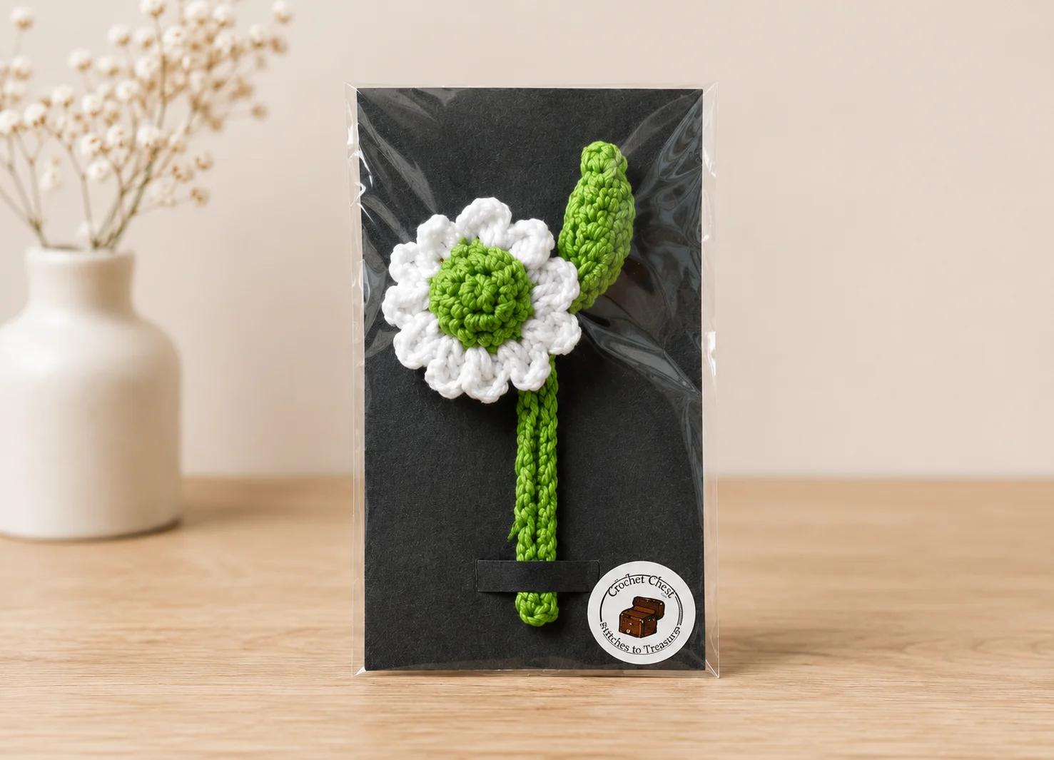 Handmade crochet daisy bookmark with floral design for readers and gifts